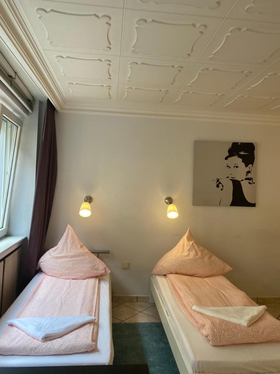 Central Shared Apartment, Friesenplatz - Housity