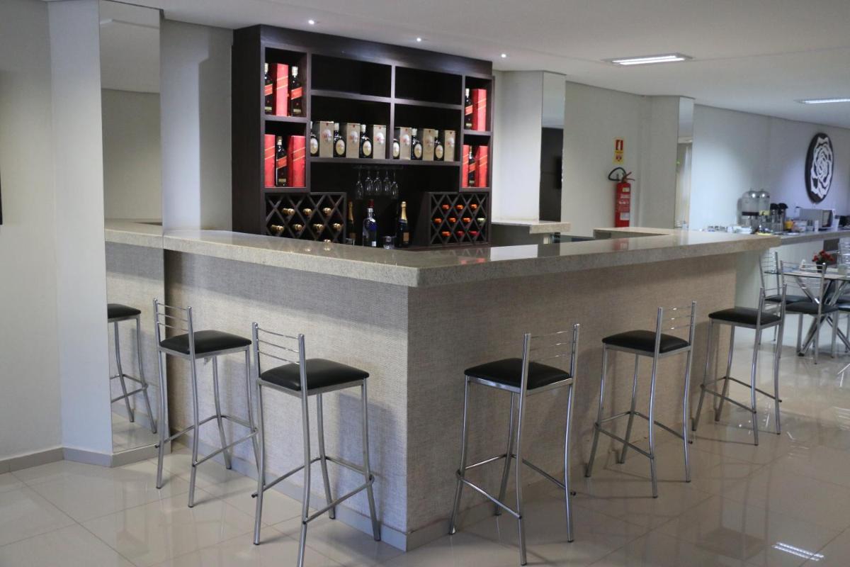 HOTEL VINTE UM - Housity
