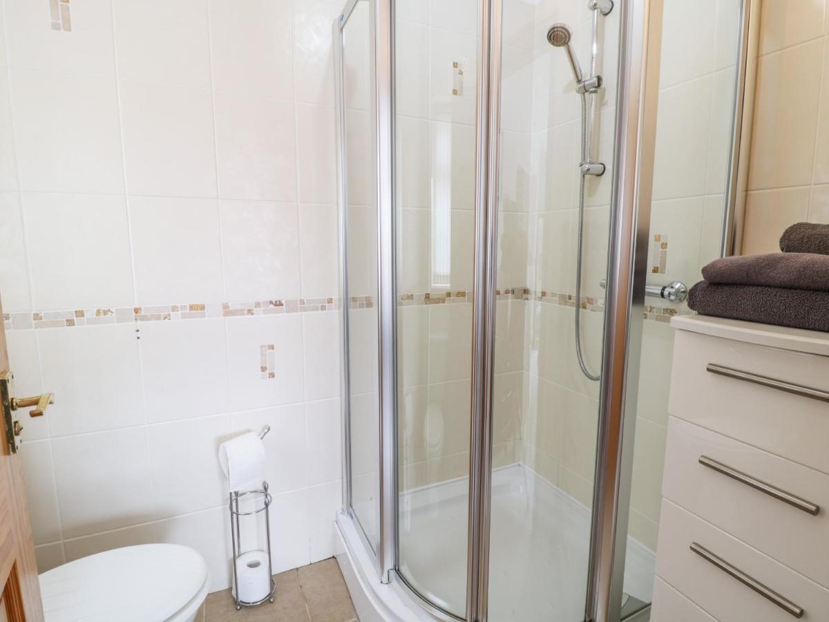 Smithy Cottage - Housity