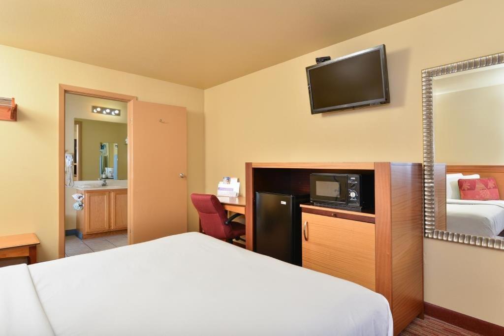 Americas Best Value Inn Lakewood South Tacoma - Housity