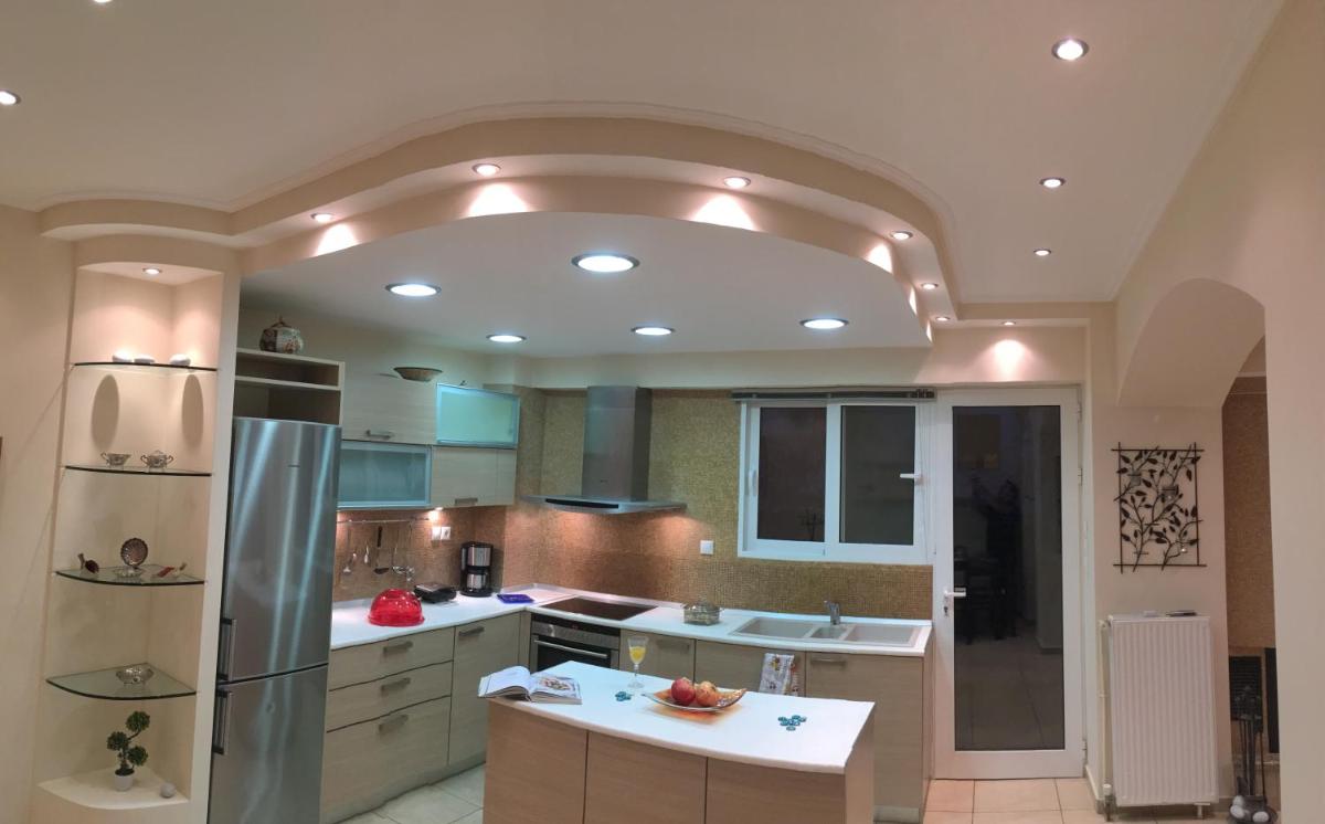 Suitetrails - A1 Elegant Vouliagmeni apt in a Unique Spot