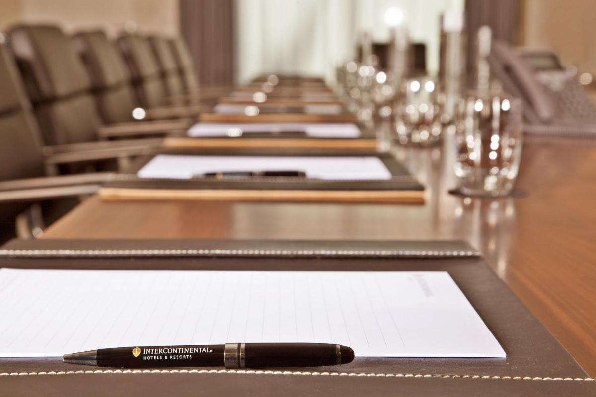 A área empresarial e/ ou a sala de conferências de InterContinental Cascais-Estoril by IHG