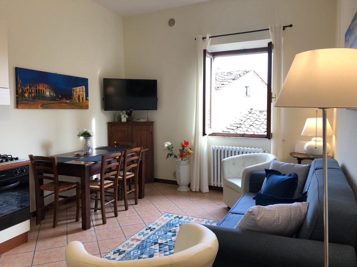 Two Bedroom Apartment in Montepulciano - Hizvo