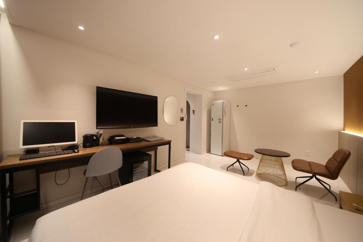 Biennale Hotel - Housity
