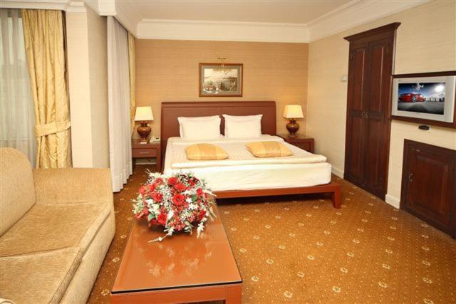 Cartoon Hotel - Housity