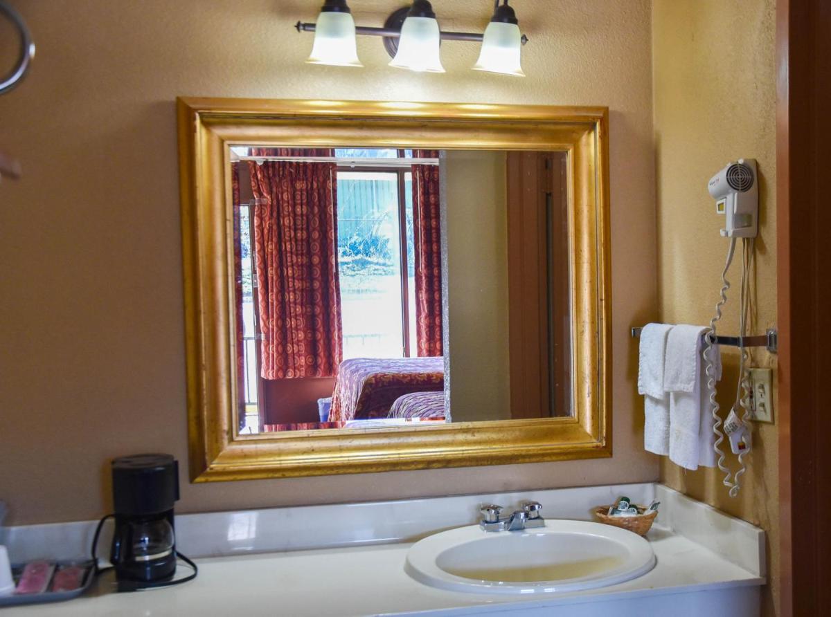 Homeplace Inn - Hizvo