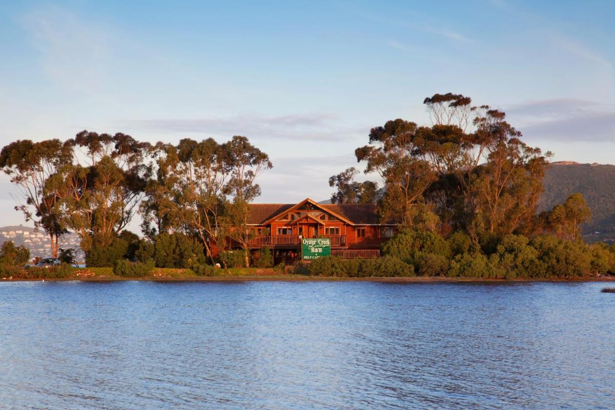 Oyster Creek Lodge - Housity