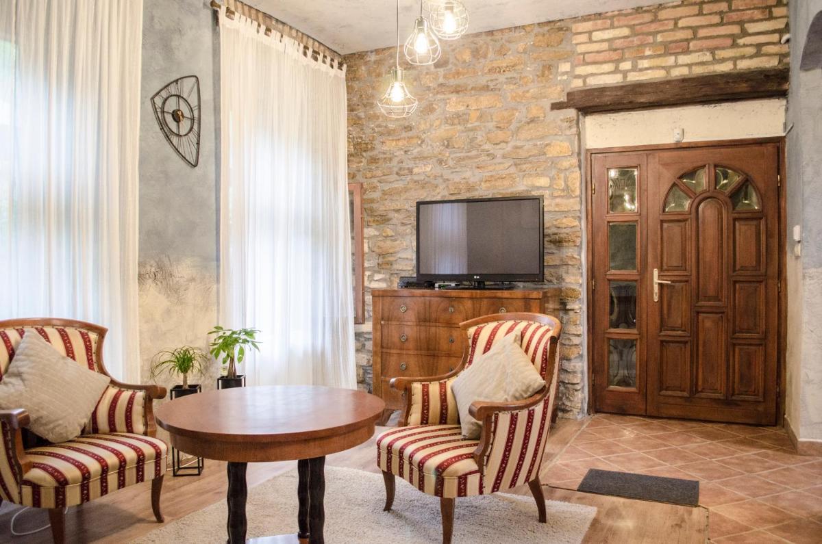 Kőház Apartman - Housity
