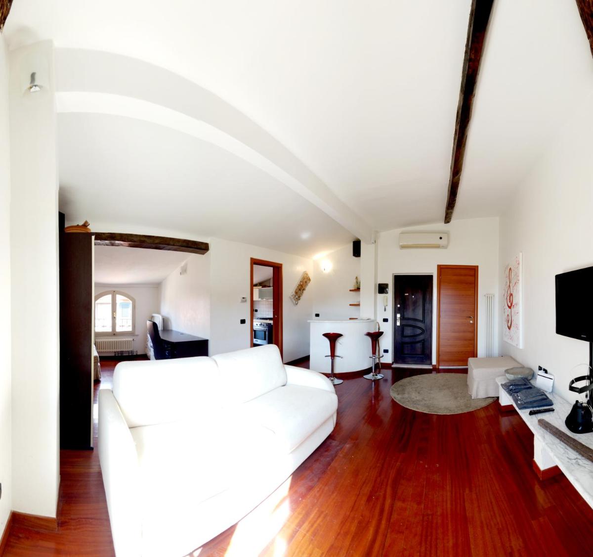 Mistral Holidays - Splendida mansarda open space e finiture di lusso - Hizvo