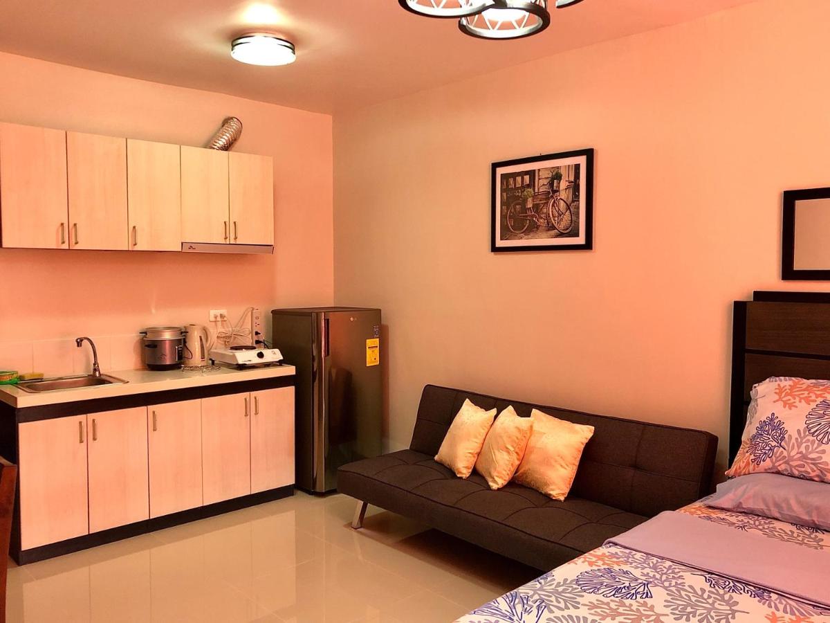 Condo w/ Balcony Near Mactan International Airport - Hizvo