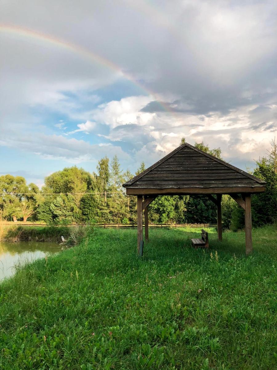 Siedlisko na Wzgórzu - Housity