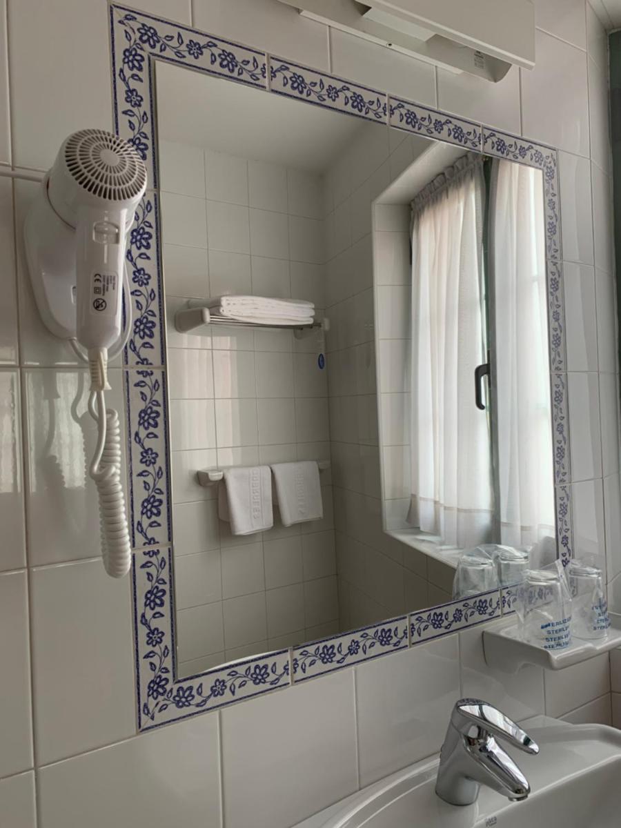 Hotel Villa de Cabrales - Housity