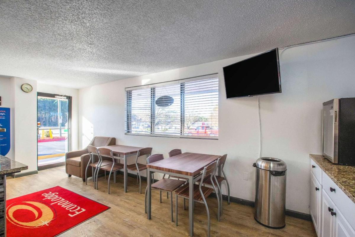 Econo Lodge - Housity