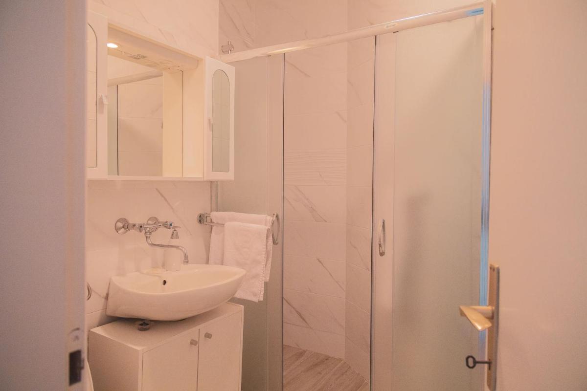 Booking Franov Residence on island Ugljan with the pool, BBQ and beautiful sea-view! - Housity