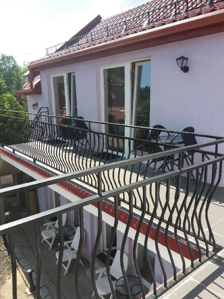 Gościniec Solan - Housity