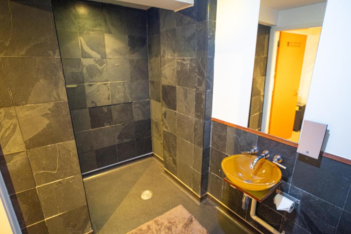 Royal Forester Country Inn - Housity