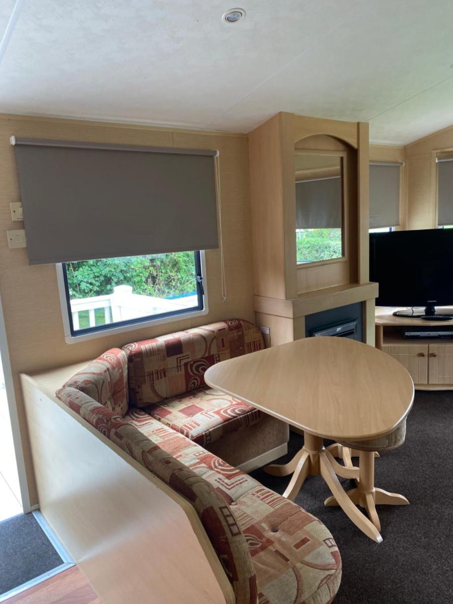 3 Bedroom - 8 Berth- Caravan - Thorpe Park, Haven in Cleethorpes FREE WIFI - 2 Toilets - Housity