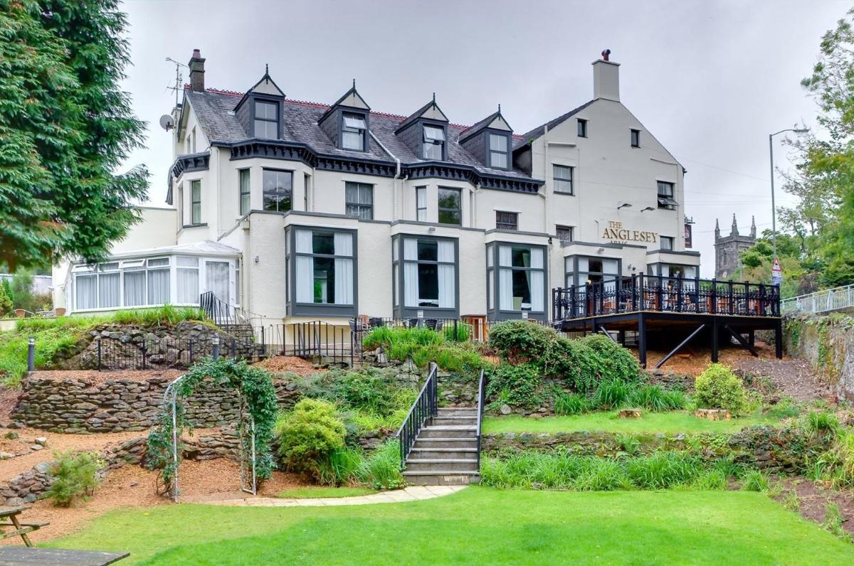 Anglesey Arms Hotel - Housity