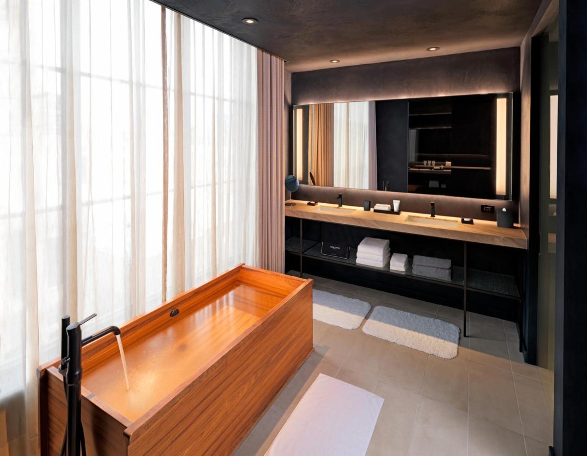 Nobu Hotel Chicago - Housity