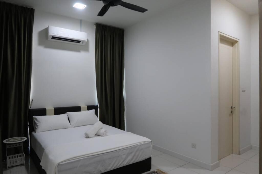 Kota Seriemas Nilai Vacation Home - Housity