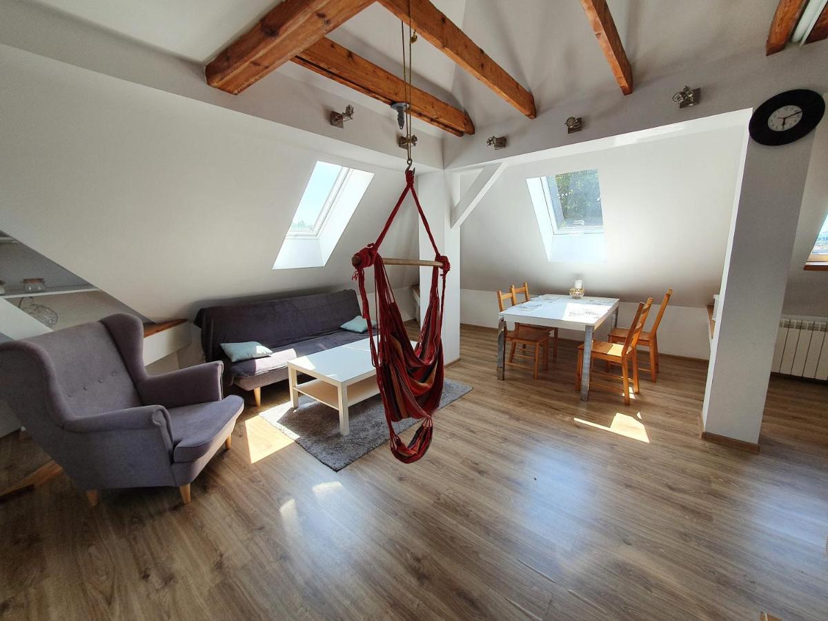 Apartament na poddaszu - Housity