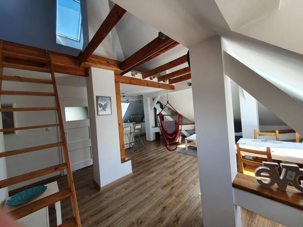 Apartament na poddaszu - Housity
