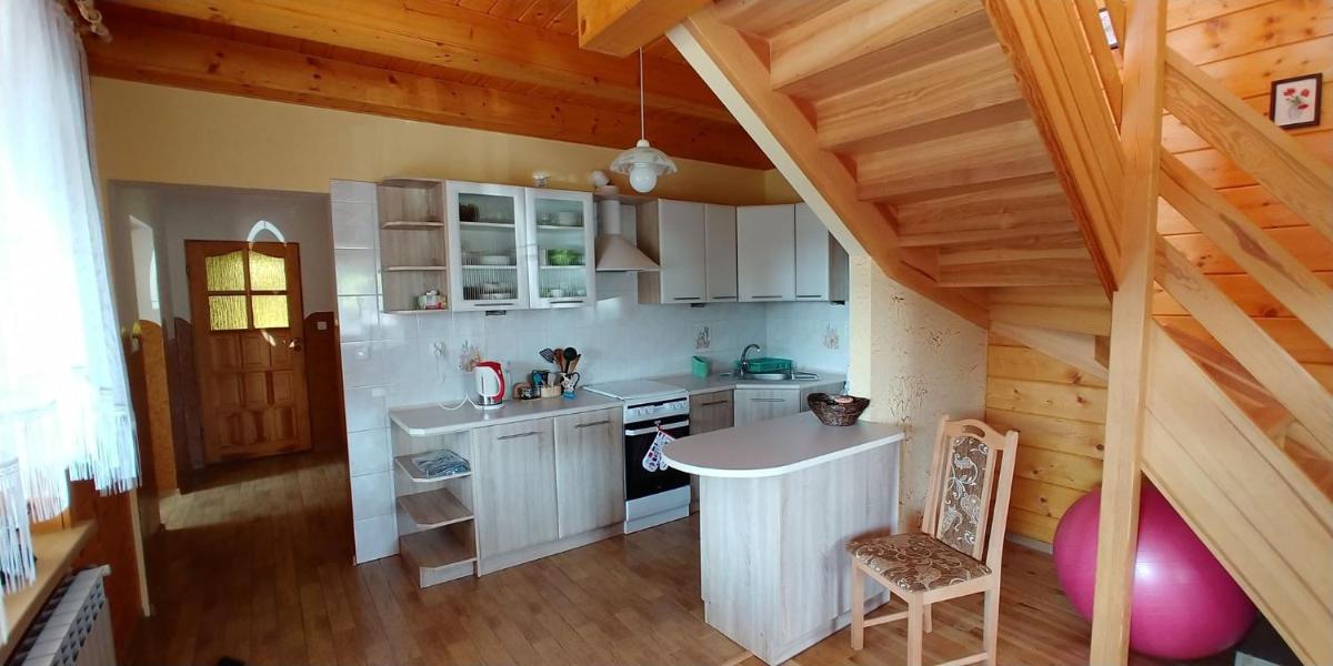 Dom w spokojnej okolicy - Housity