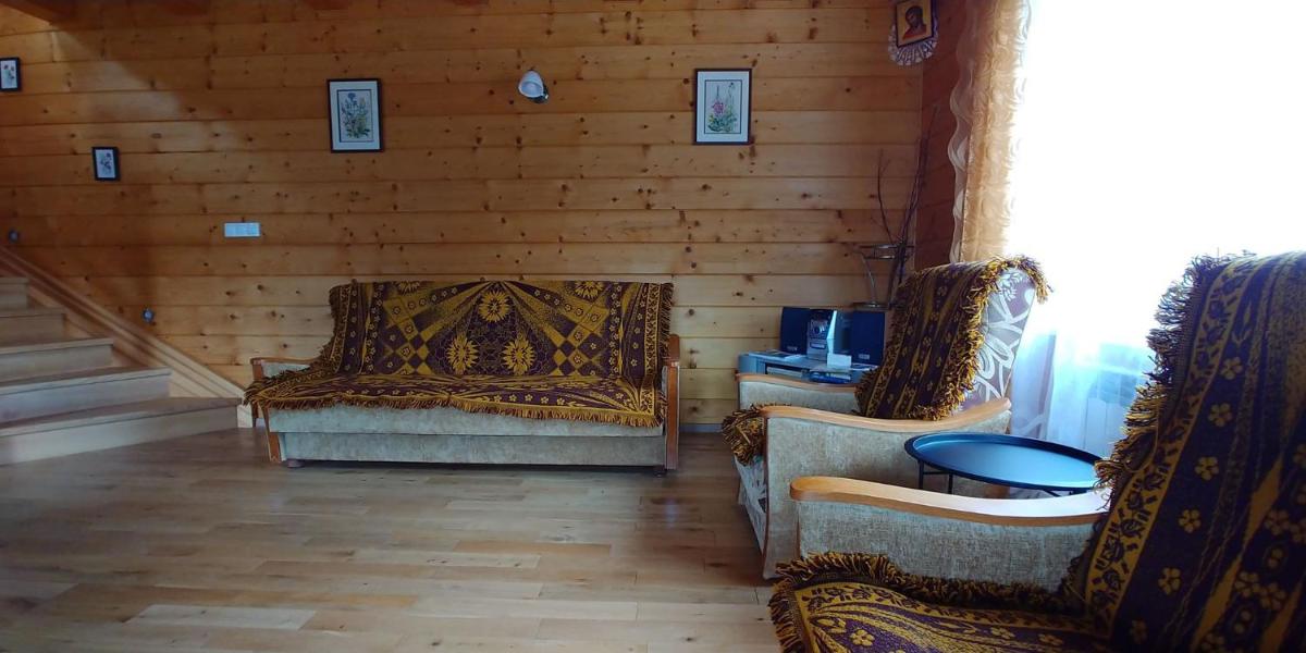 Dom w spokojnej okolicy - Housity