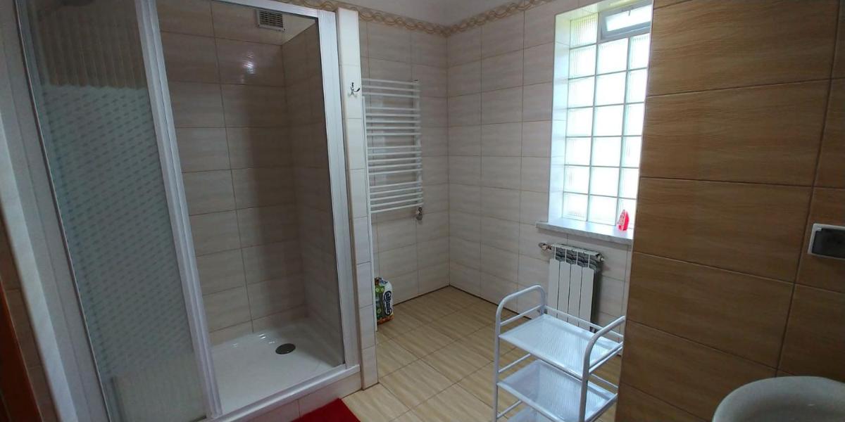 Dom w spokojnej okolicy - Housity