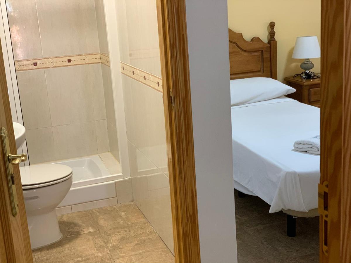 Hostal Seseña - Housity
