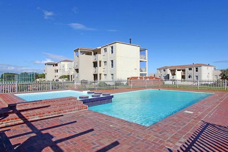 Hermanus Beach Club - 106 - Apartment with a view - Housity