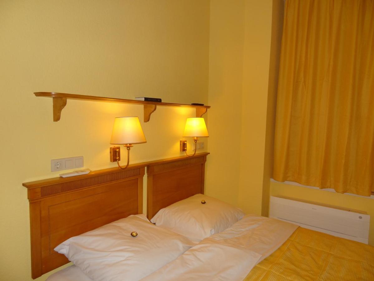 Residence Parliament - Housity