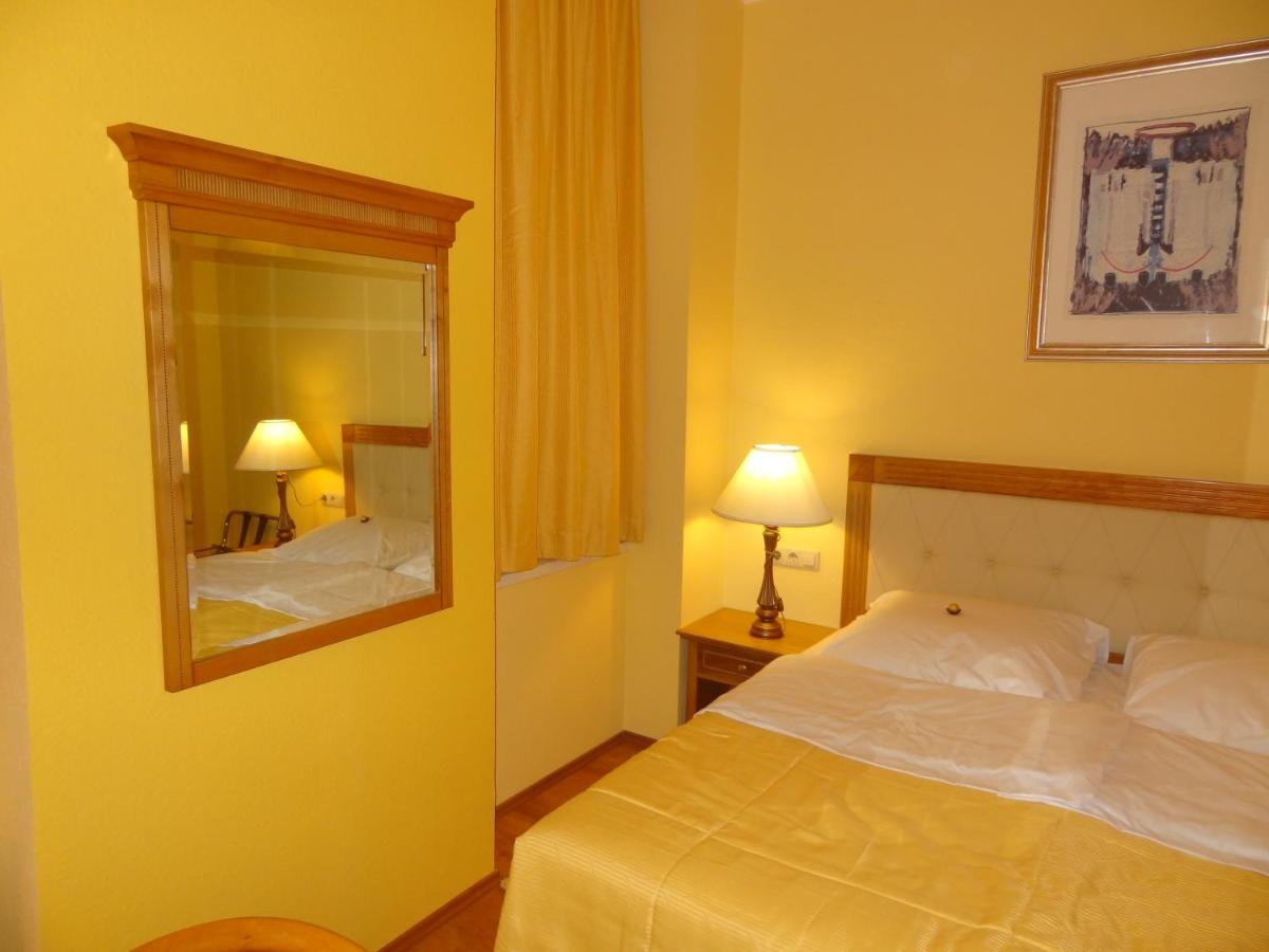Residence Parliament - Housity