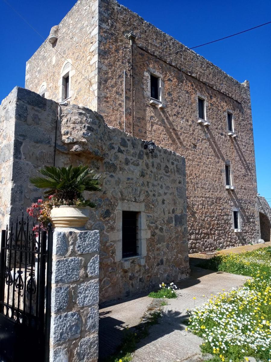 ΤΟ ΠΥΡΓΟΣΠΙΤΟ ΤΗΣ ΑΝΝΕΖΟΥΛΑΣ ANNEZOULA'S CASTLE - Housity