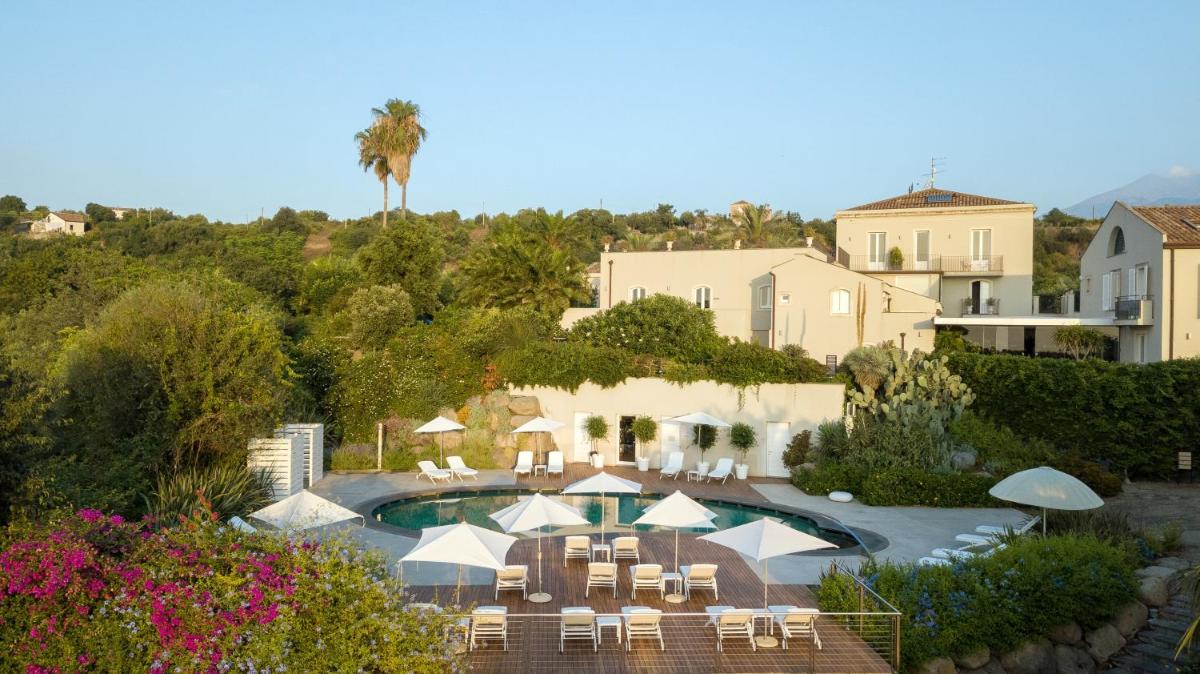 Donna Carmela Resort & Lodges - Housity