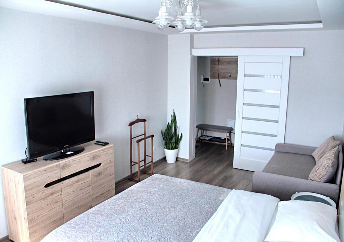 Suitetrails - Apartment next to airport Boryspil