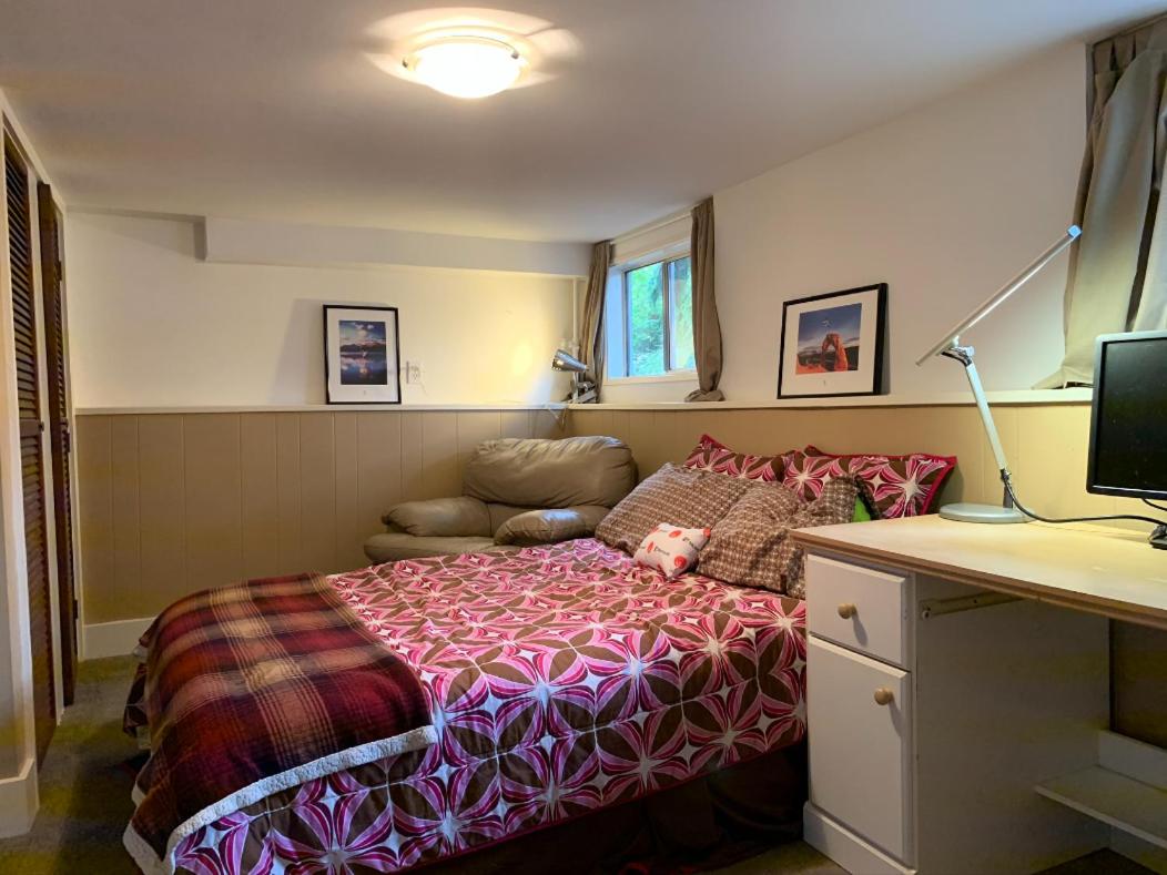 Private Suite 3 Bedrooms&Living near U-District - Housity