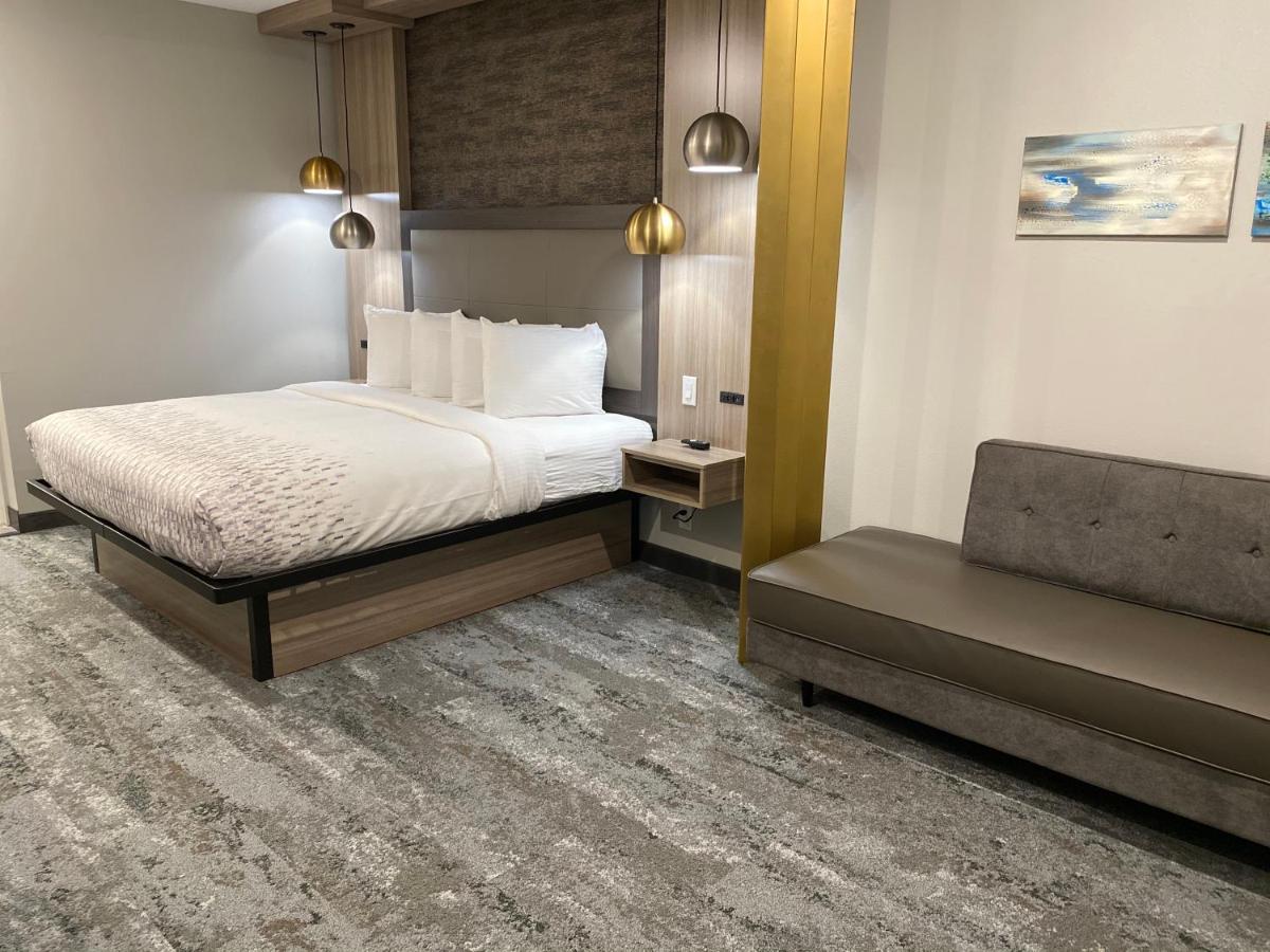Hotel Solara I-45 & Hobby Airport Houston - Housity