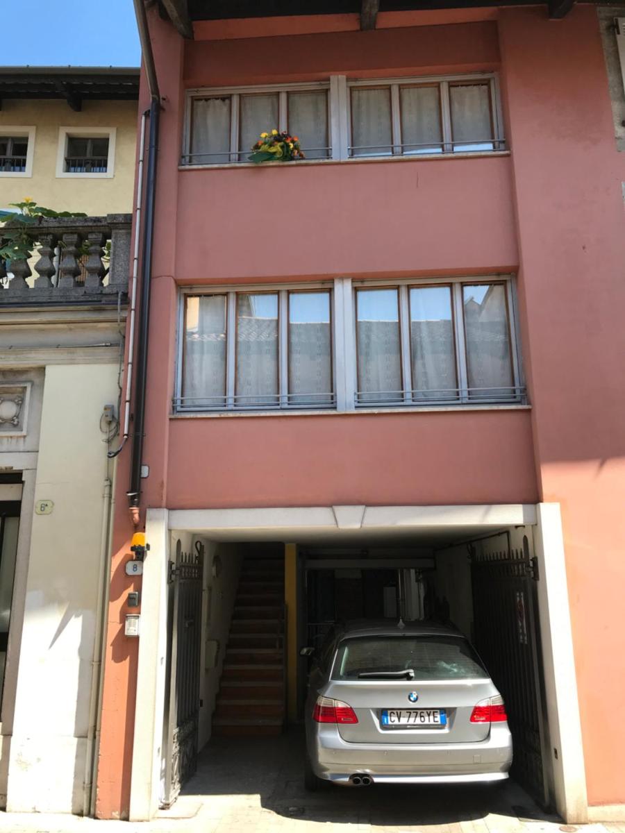 Che piacere! Udine in centro col posto auto - Housity