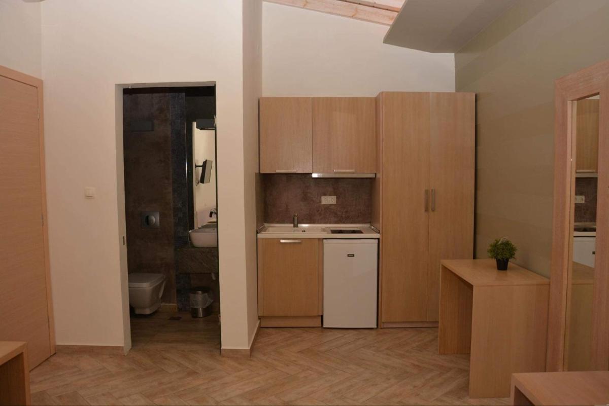 12 DOORS APARTMENTS - Housity