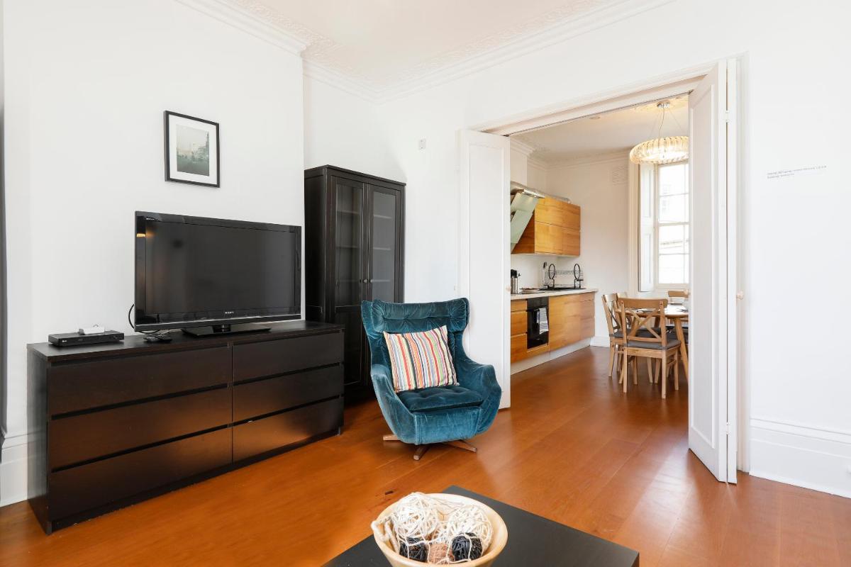 Fantastic Stays at Camden - Housity