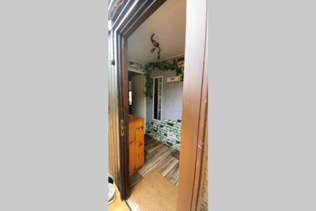 Tiny House mit Indianerzelt und Lagerfeuer im Harz - Housity