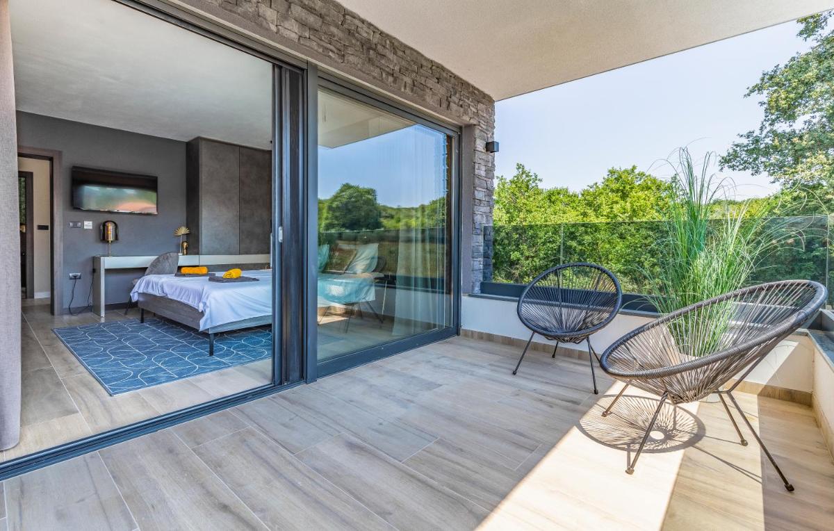 Superb Design Villa Medulin - Housity
