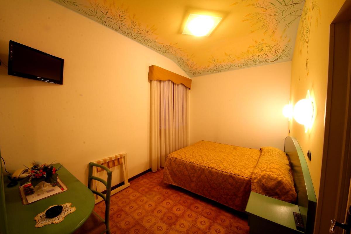La Favorita Apricale B&B & Ristorante - Housity