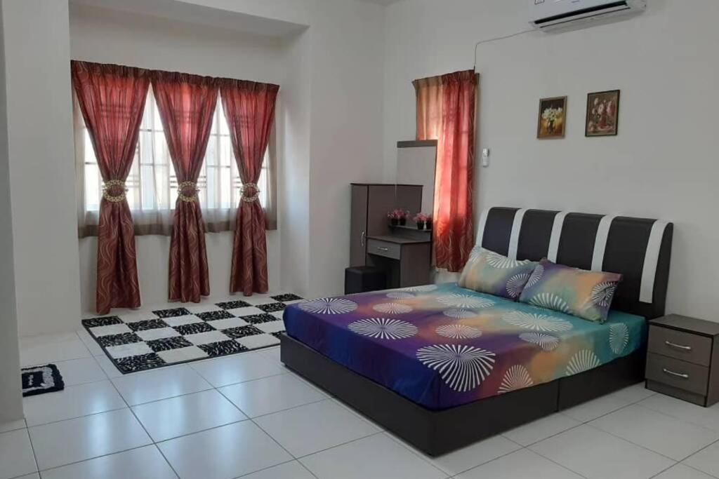 HM Homestay Lahat, Station 18, Ipoh 'مسلم' - Housity