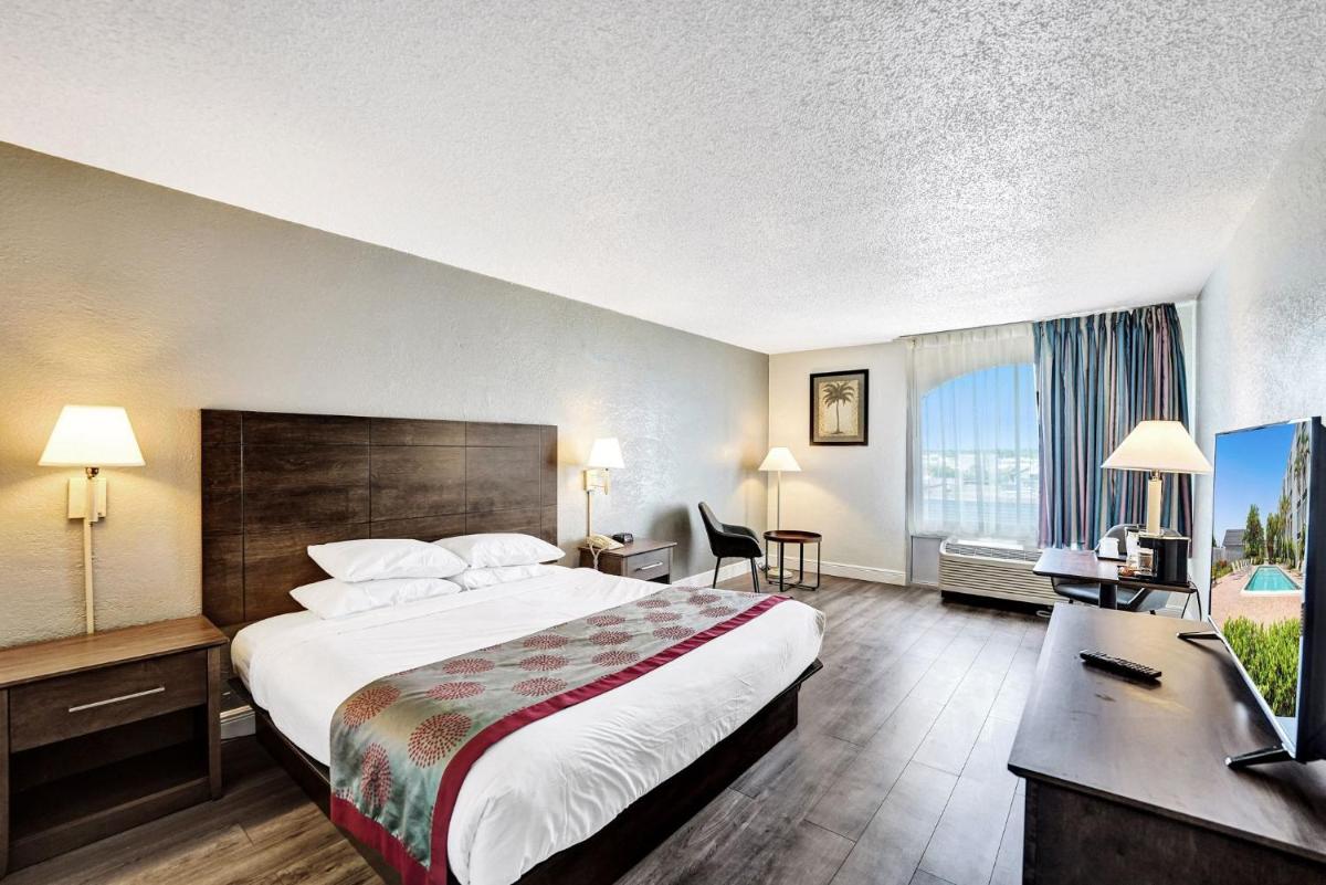 Plaza Hotel Fort Lauderdale - Housity