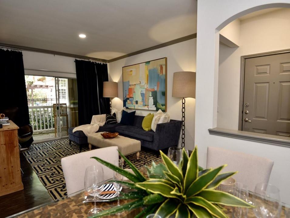 Lavish Apartment near Houston Medical Centre - Housity