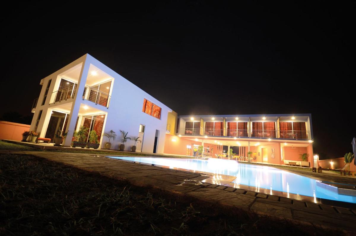 Leo's Beach Hotel - Adults Only - Housity