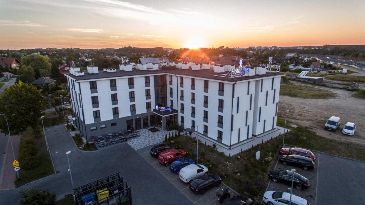 Hotel Urbi - Housity