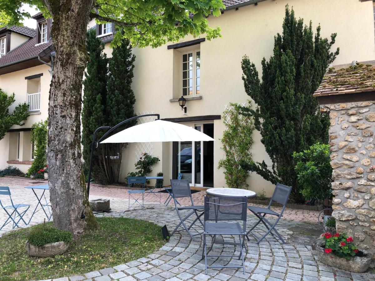 Petit loft de charme proche VERSAILLES SACLAY 30 mn PARIS jardin terrasse parking securisé - Housity